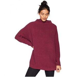 Free People Oversized Ribbed Turtleneck Sweater in Burgundy